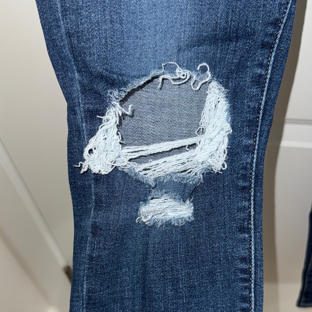 Levi’s Dark Blue Distressed Skinny Jeans - Picture 4 of 6
